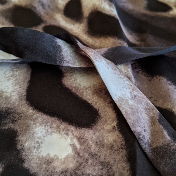 Ann Taylor Blouse - Picture 2 of 3